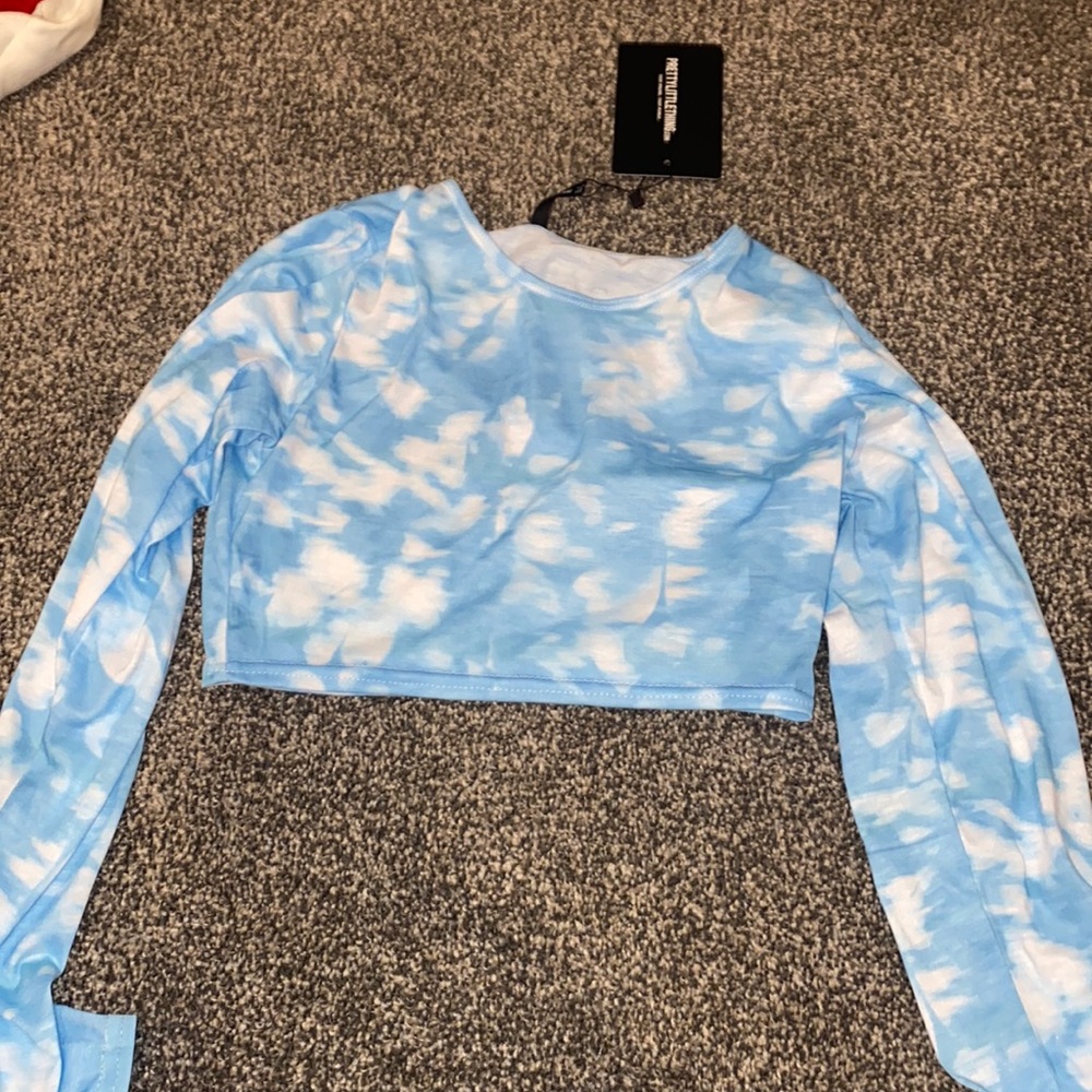 Cropped long sleeve.
